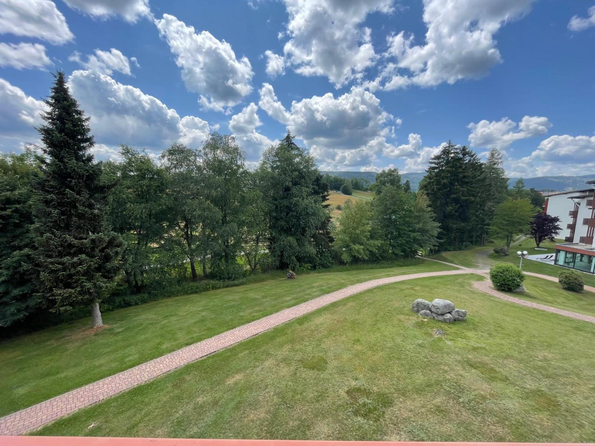 Myschluchseehome Gemuetliche Ferienwohnung Mit Suedbalkon Und Pool Im Haus Exterior foto